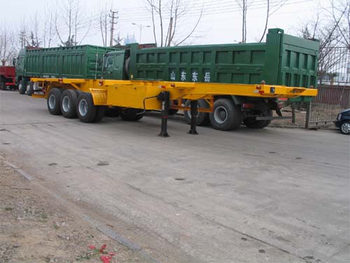 圣岳12.2米33.3吨集装箱运输半挂车(SDZ9400TJZ)