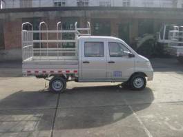 仓栅式运输车