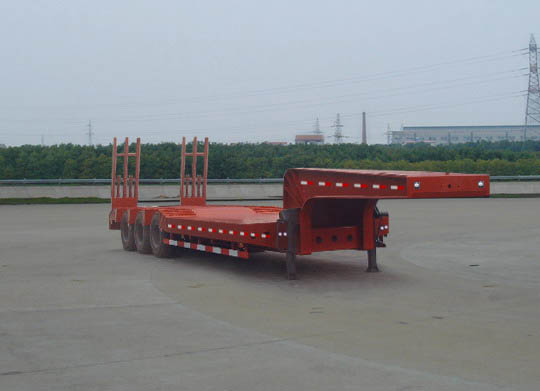 东风13米15.4吨低平板半挂车(EQ9281BDPT)