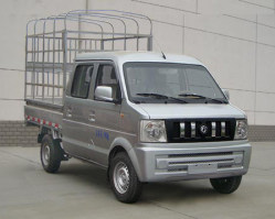 仓栅式运输车