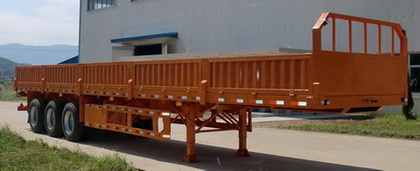 威泰尔13米31.6吨栏板式运输半挂车(FJZ9390TLP)