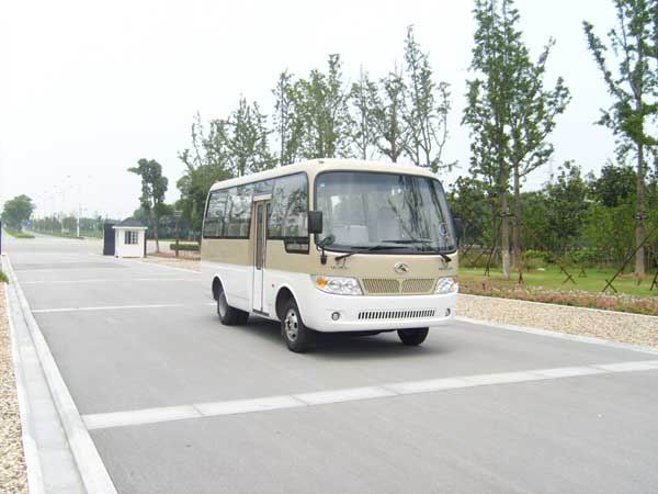 金龙6.6米24-26座客车(KLQ6668E3A)