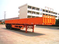 新日钢13米31吨栏板式运输半挂车(FFR9390TP)