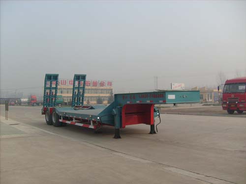 梁山东岳12.8米12吨低平板运输半挂车(CSQ9202TDPA)