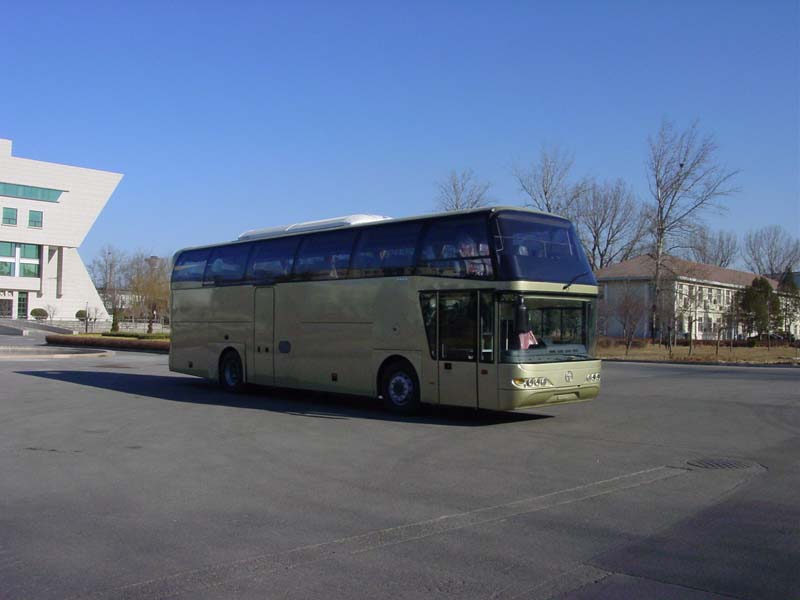 北方12米24-57座豪华旅游客车(BFC6129)