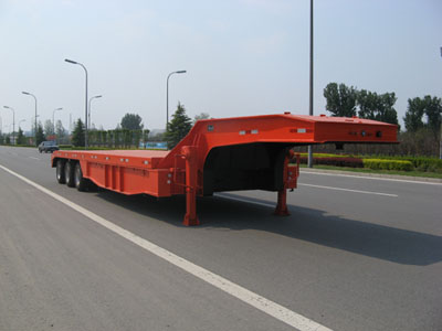 威腾12.5米29.5吨低平板半挂车(BWG9403)