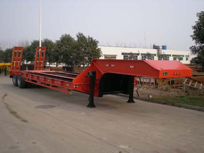 青特11.7米20.6吨低平板半挂车(QDT9272TDP)