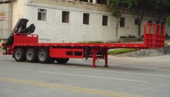 随车起重运输半挂车