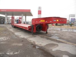 低平板半挂车