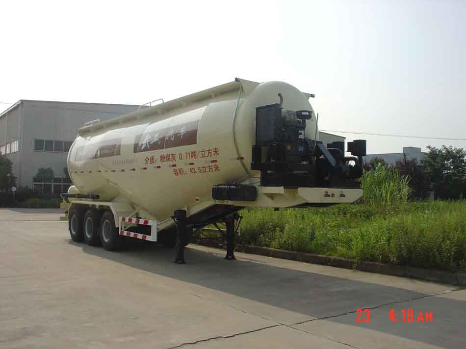 武工11.1米29.5吨中密度粉粒物料运输半挂车(WGG9400GFL)