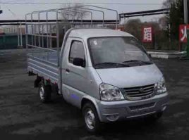 仓栅式运输车