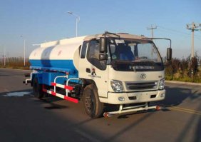 洒水车
