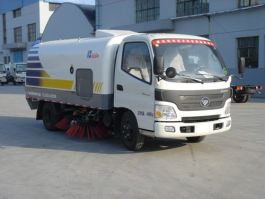 扫路车