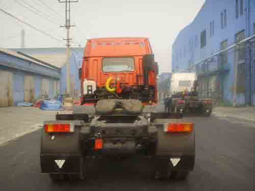 BJ4253SNFJB-S2 欧曼半挂牵引车图片
