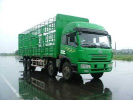 仓栅运输车