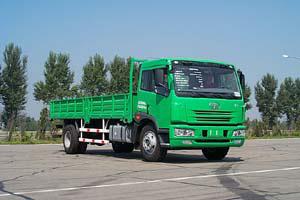 CA1163P7K2L3E 解放220马力单桥柴油6.5米国三平头柴油载货汽车图片
