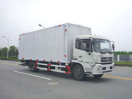 翼开启厢式车