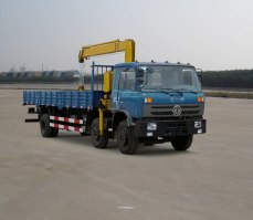 随车起重运输车