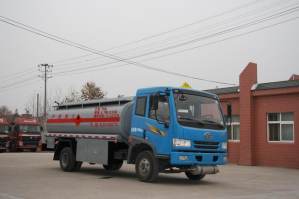 运油车