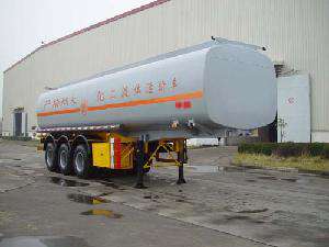 江淮扬天10.9米28吨化工液体运输半挂车(CXQ9390GHY)