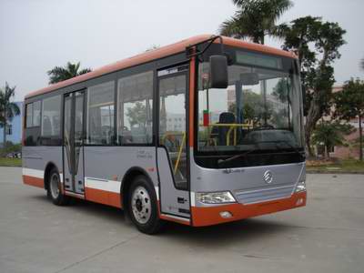 金旅7.4米10-26座城市客车(XML6745J13C)