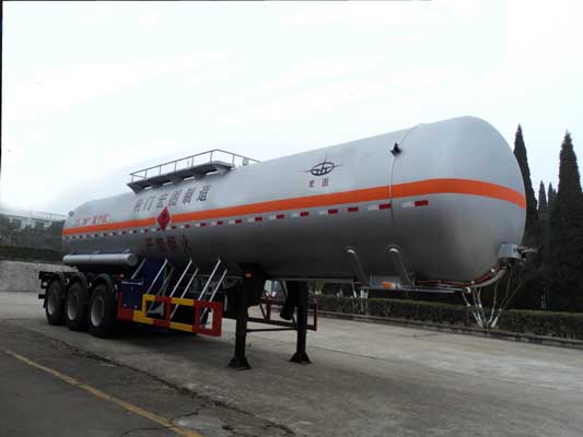 宏图11.8米28.6吨化工液体运输半挂车(HT9404GHY)