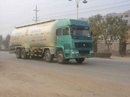 粉粒物料运输车