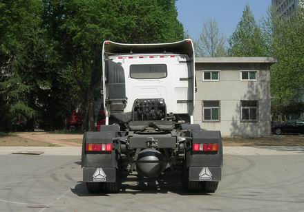 豪泺ZZ4257N25C7N1M牵引汽车公告图片