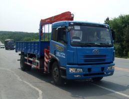 随车起重运输车