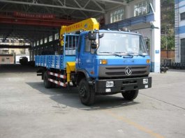 随车起重运输车