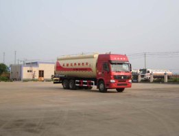 粉粒物料运输车