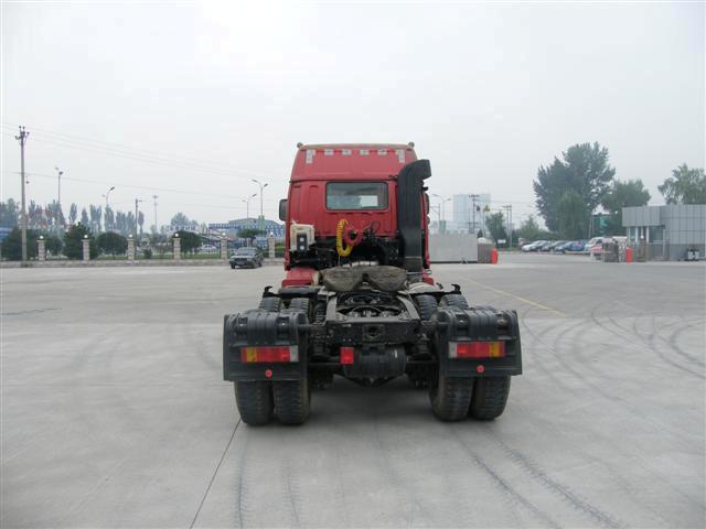 BJ4253SNFKB-5 欧曼半挂牵引车图片