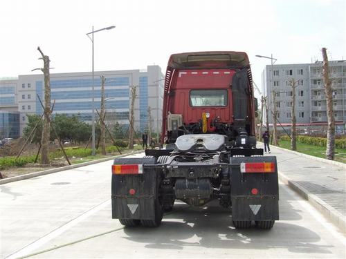 BJ4253SMFKB-XB 欧曼半挂牵引车图片