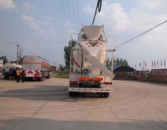 华威驰乐牌SGZ5250GJBDY3混凝土搅拌运输车公告图片