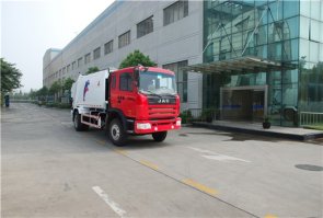 压缩式垃圾车