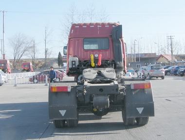 BJ4253SNFJB-7 欧曼半挂牵引车图片