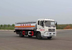 鲜奶运输车