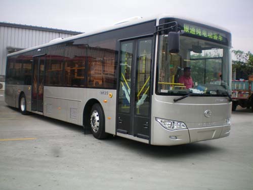 金龙12米10-45座纯电动城市客车(XMQ6127AGBEV6)