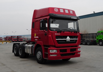 ZZ4253M3241D1Z 斯达-斯太尔集装箱半挂牵引车图片