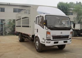 仓栅式运输车