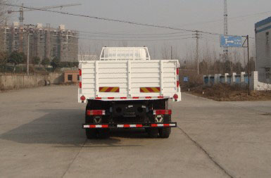 NXG1310D3KEL1 徐工336马力前四后八柴油9.5米国三载货汽车图片