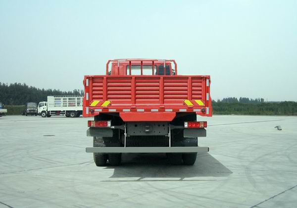 ZZ1251M5641D1 斯达-斯太尔310马力后双桥,后八轮柴油9.3米国四载货汽车图片