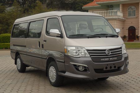 金旅5.3米5-9座小型客车(XML6532J28N)
