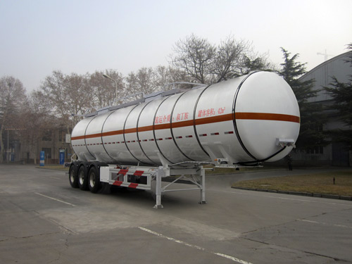 宇通13米30吨易燃液体罐式运输半挂车(YTZ9401GRYD)