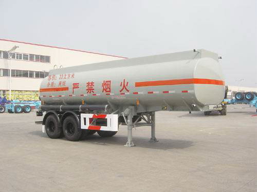 通华8.5米14.8吨化工液体运输半挂车(THT9230GHY)