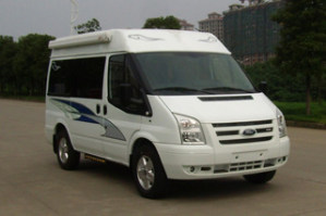 旅居车
