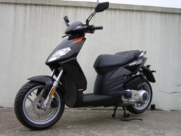 两轮摩托车