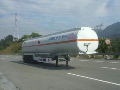 中集13米29.8吨易燃液体罐式运输半挂车(ZJV9402GRYSZ)