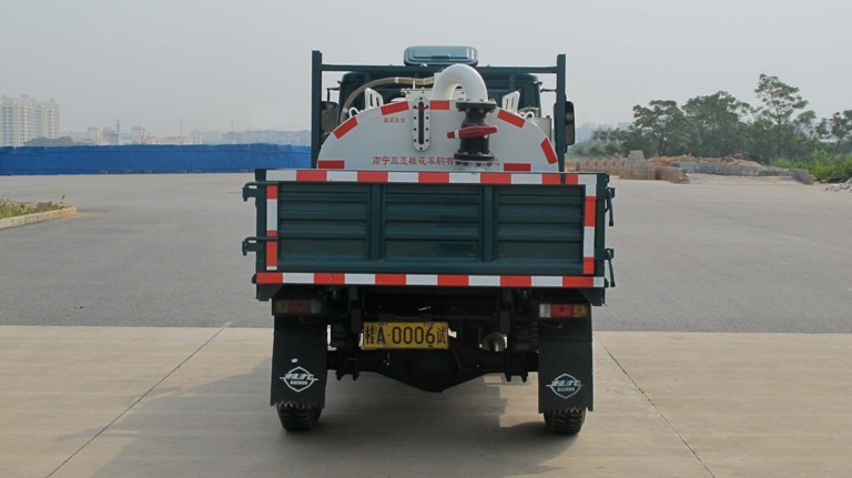 GH2510CF 桂花2.3米吸粪低速货车图片