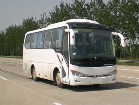 金龙8米24-35座客车(XMQ6802AYN4D)